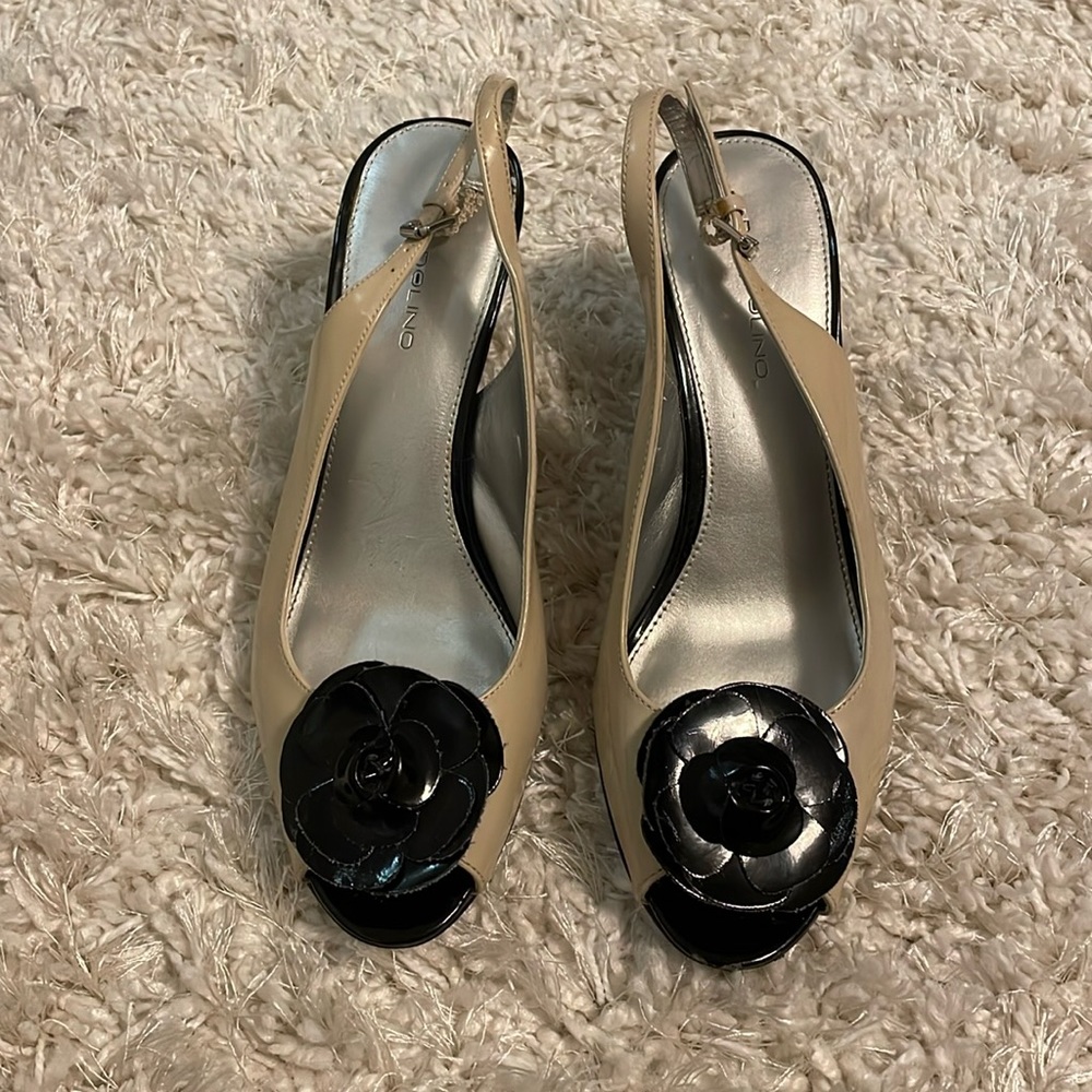 Peep toe heels